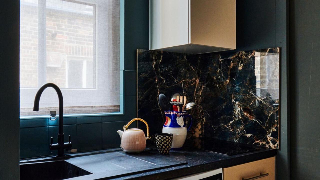 Stylish Portobello Road 2 Bedroom Easy Access Lägenhet London