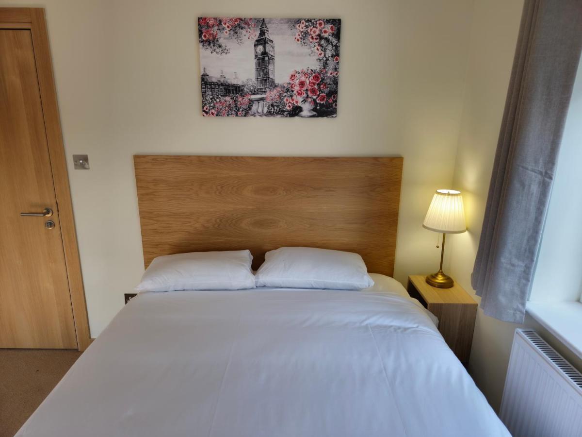 Homefield 2* London
