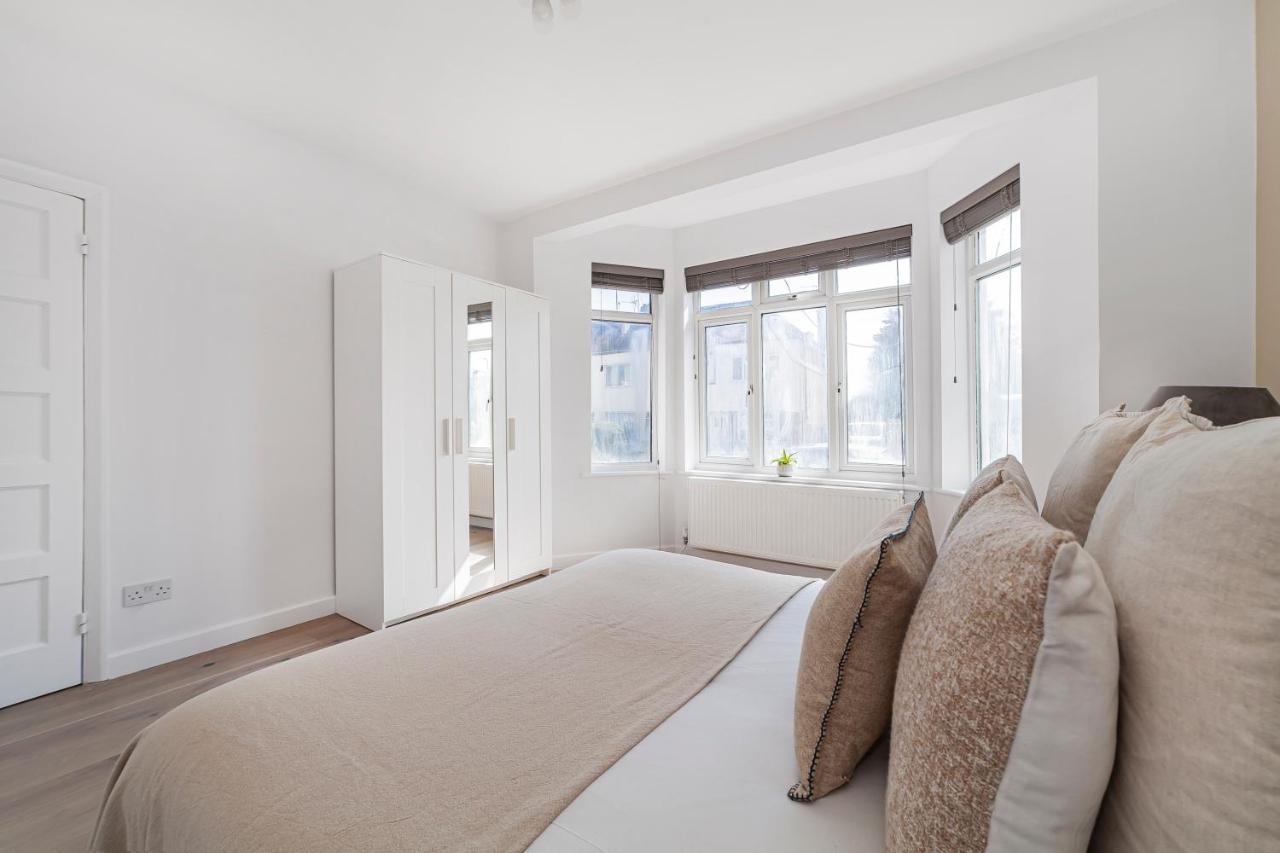 The Neasden Appartement *