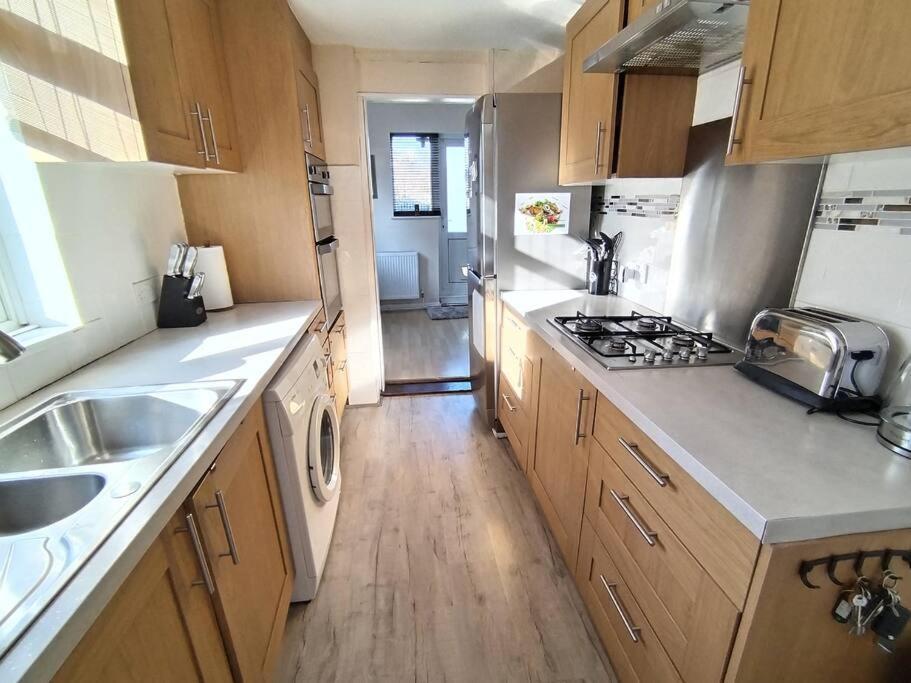 Lägenhet Wembley 2 Bed/2 Bath Modern Apt London