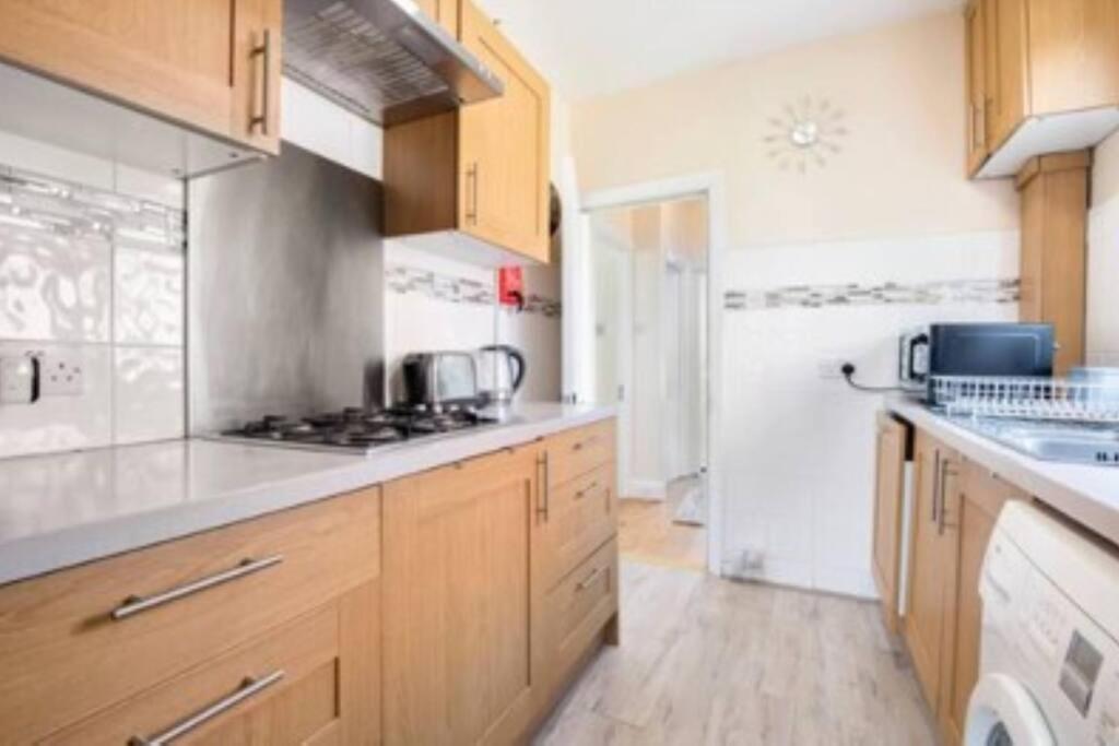 Lägenhet Wembley 2 Bed/2 Bath Modern Apt *