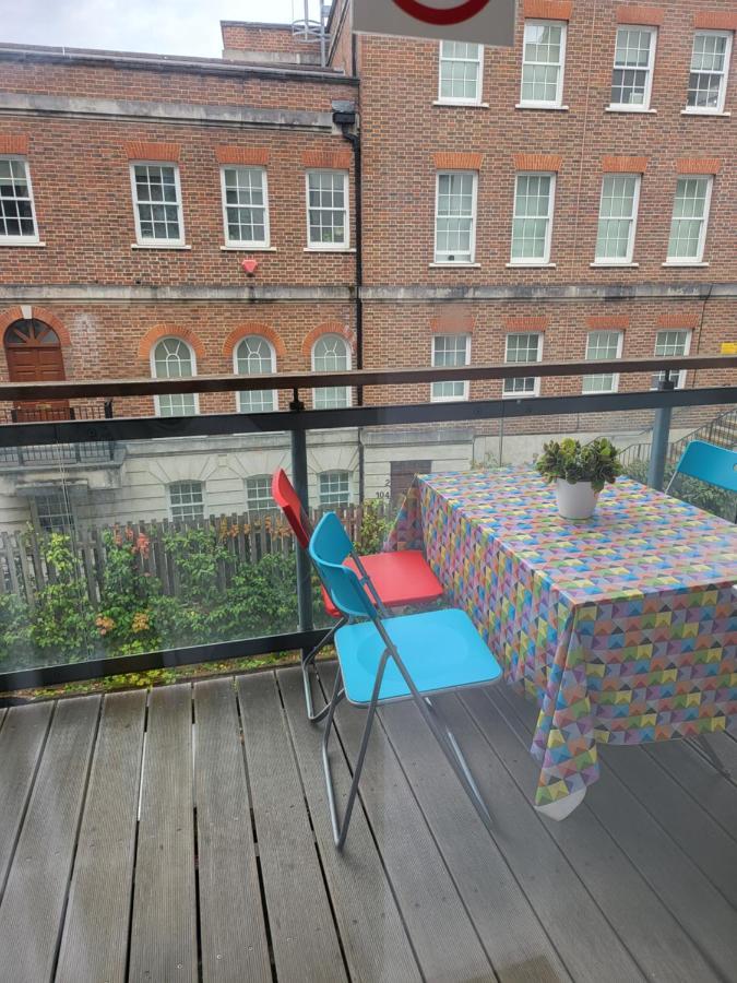Walking To Tower Bridge Appartement Londen