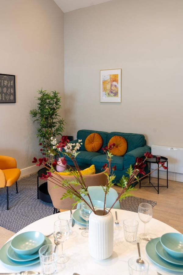 Stunning New 2 Bed Flat - 6 August House * London