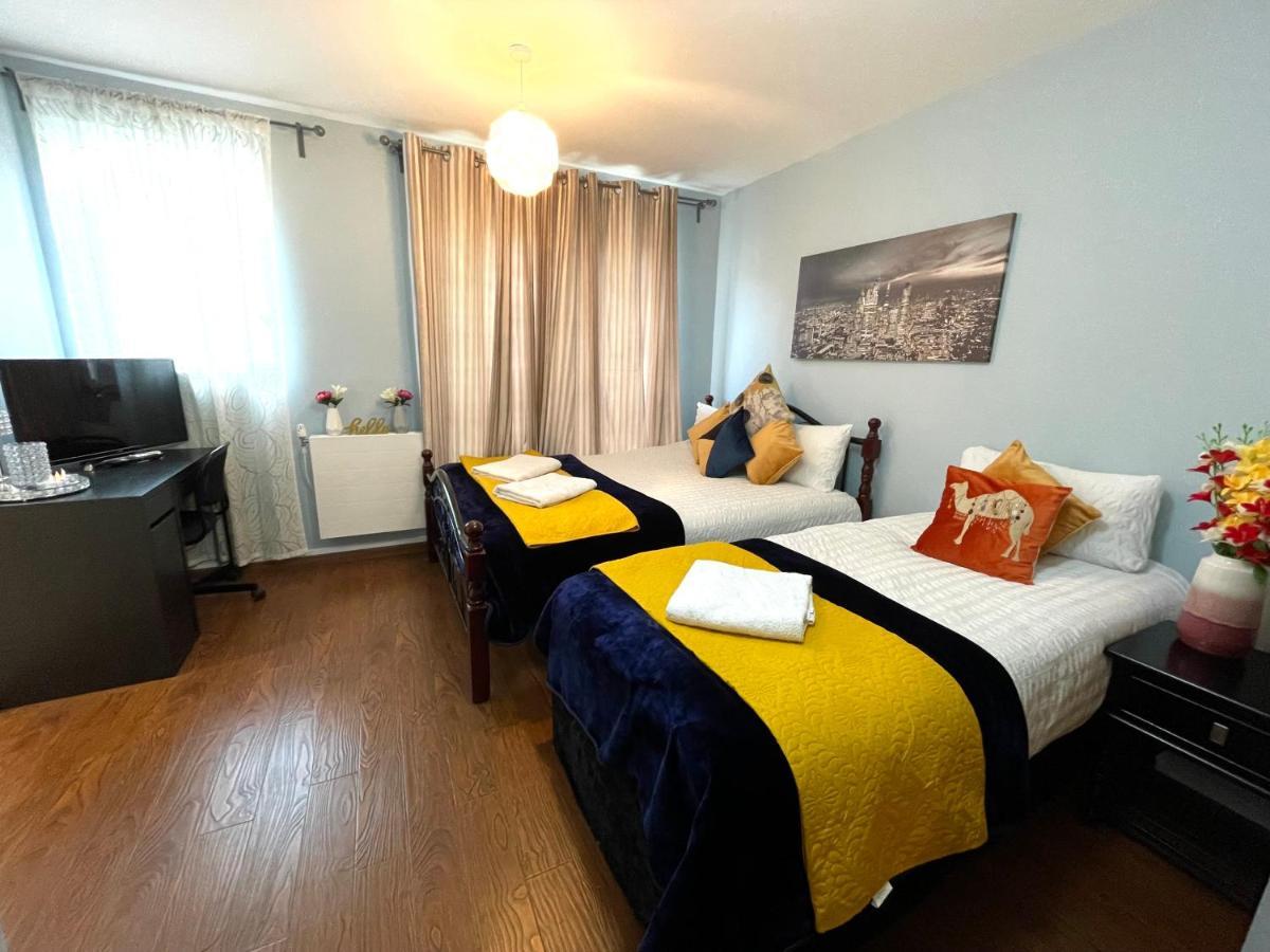 Stratford Luxury House: Spacious Garden Retreat Near Westfield London