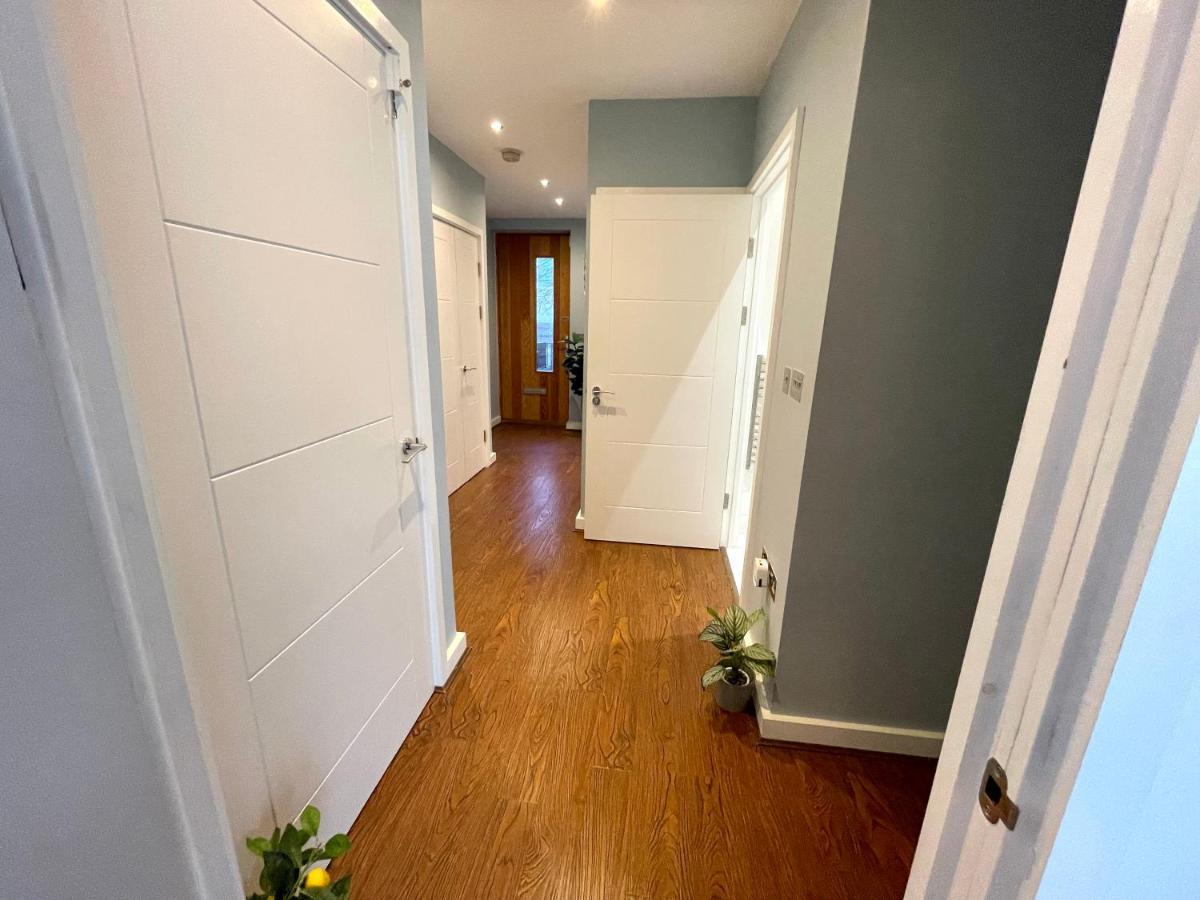 Stratford Luxury House: Spacious Garden Retreat Near Westfield * London