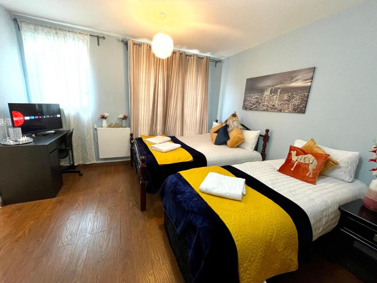 Stratford Luxury House: Spacious Garden Retreat Near Westfield Apartment London