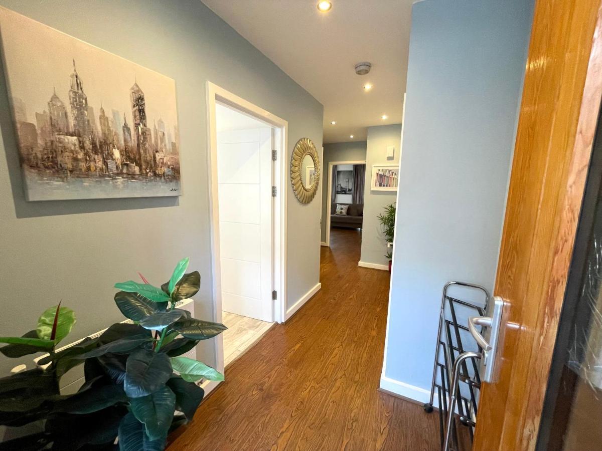 Apartment Stratford Luxury House: Spacious Garden Retreat Near Westfield