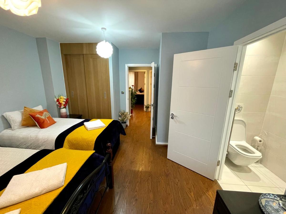 Apartment Stratford Luxury House: Spacious Garden Retreat Near Westfield