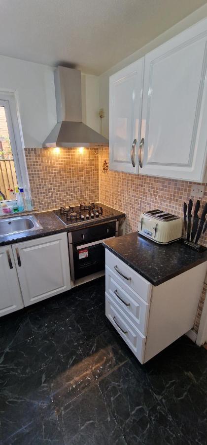 Privatunterkunft Cozy Double Bedroom In Zone 1-2 *