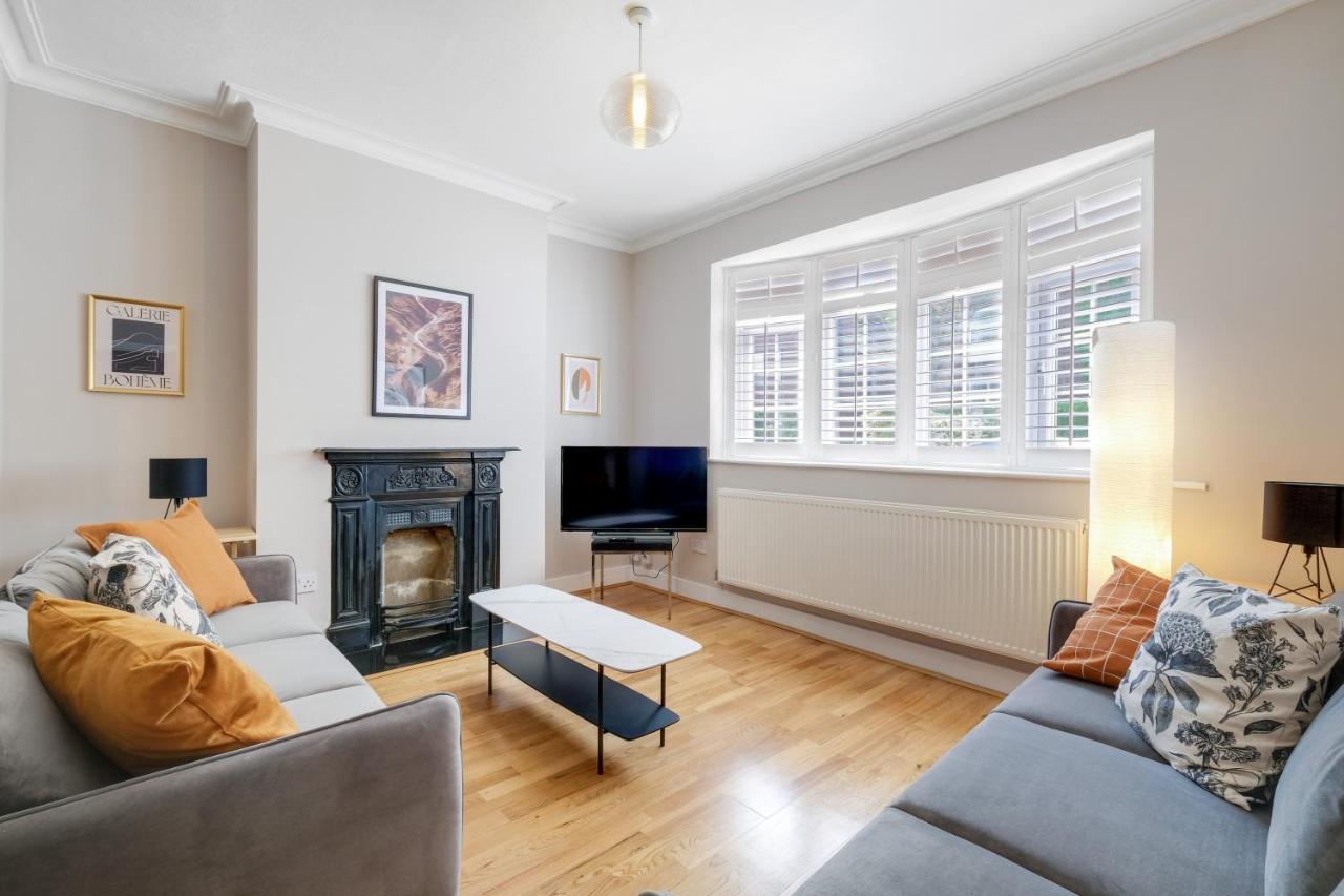 Luxury 3 Bedroom 2 Bathroom House, Fulham By 360stays