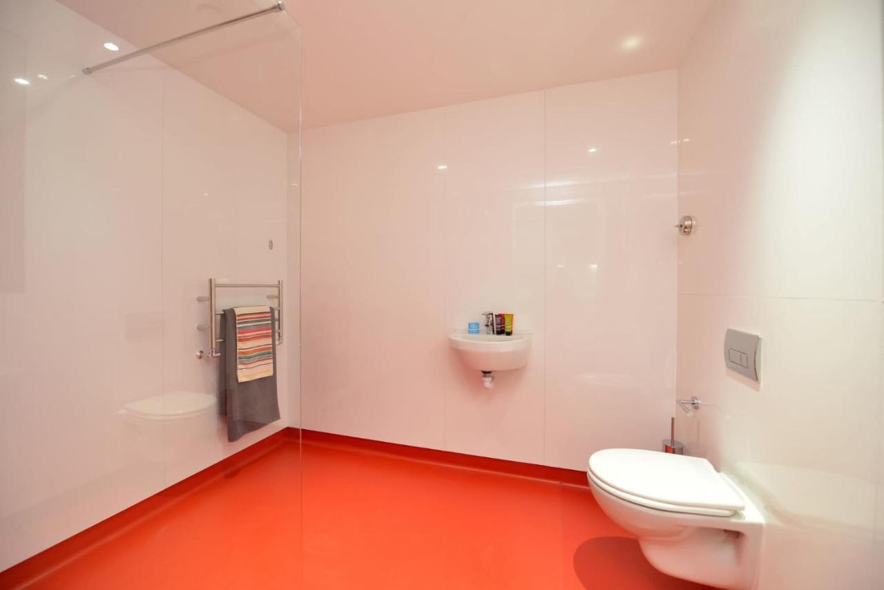For Students Only Spacious At Flinders House Located In Apartment *