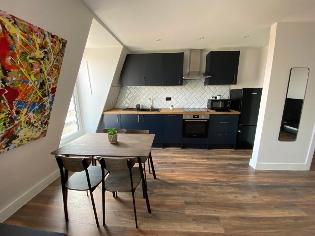 8 - West Brand New Loft Apartment
