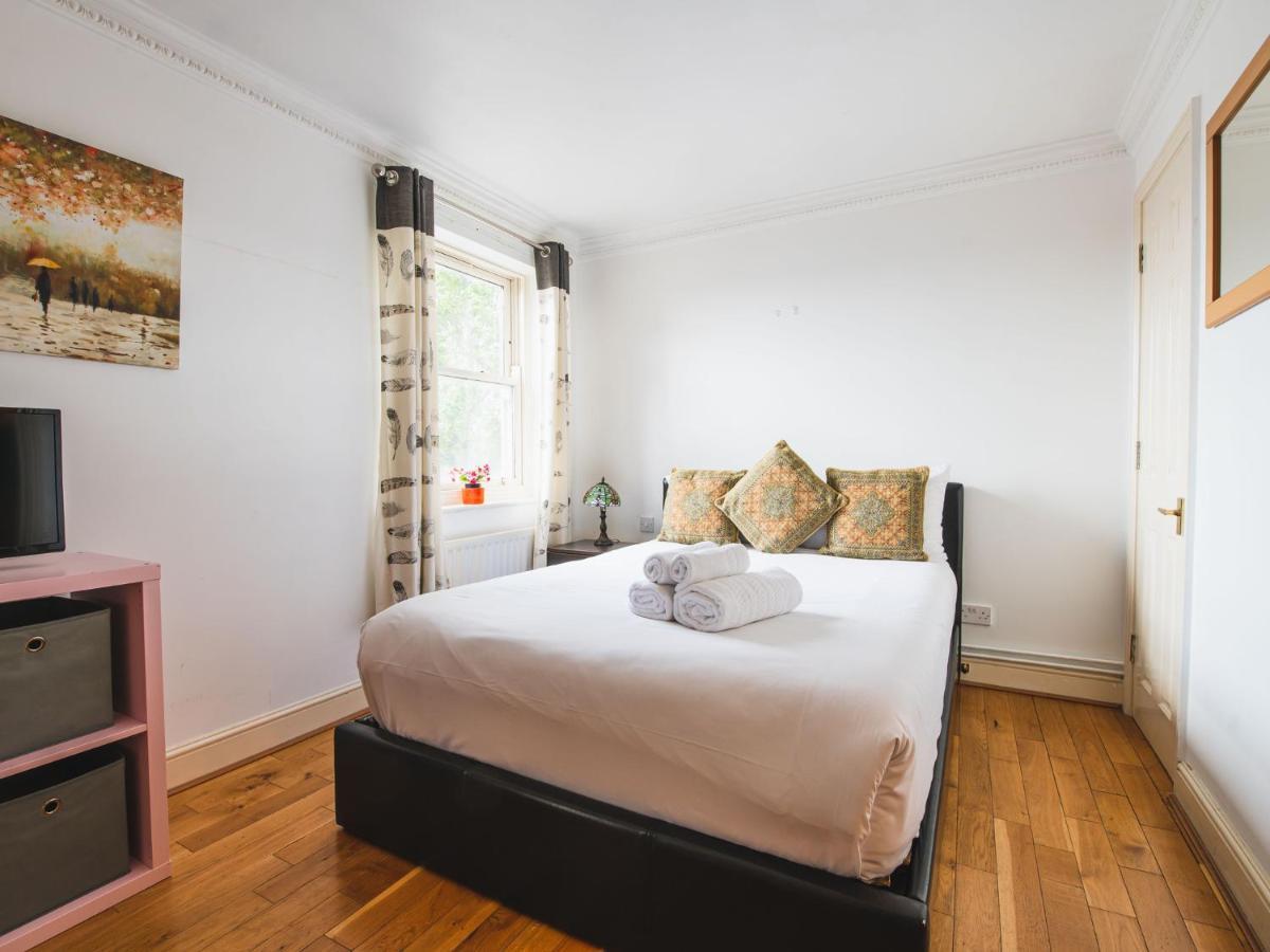 Pass The Keys Earl's Court Floor Apartment London