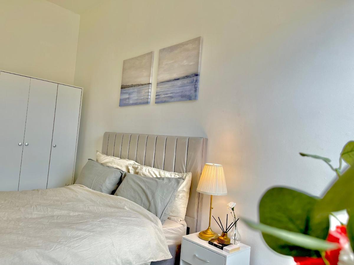Appartement Archway Station Big Bedroom Flat Londen