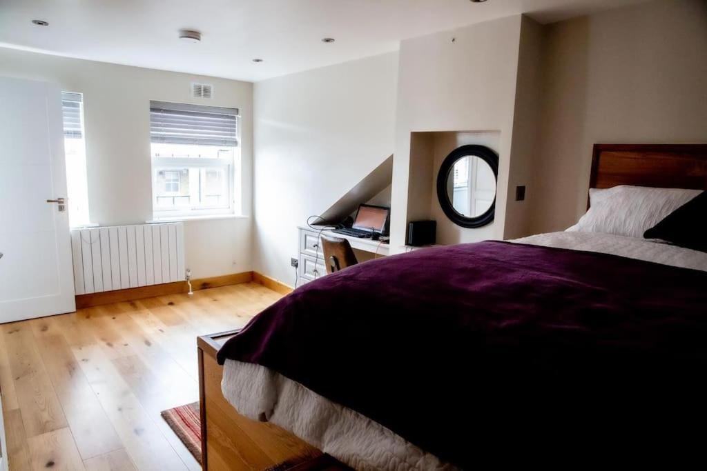 Airy, 3 Bedrooms, Ensuite , Flat Appartement Londres