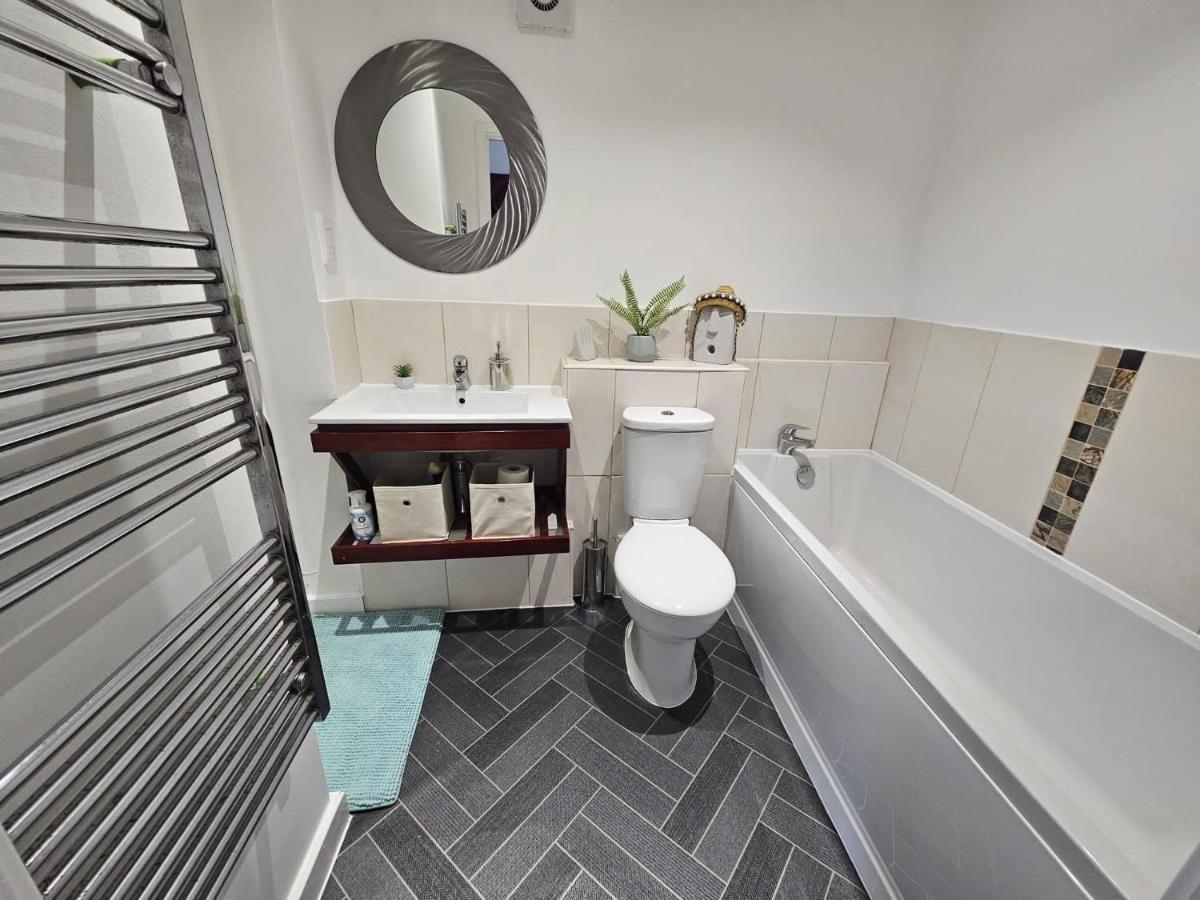 Apartment Panoramic City Views, Free Wifi, Canary Wharf Penthouse *