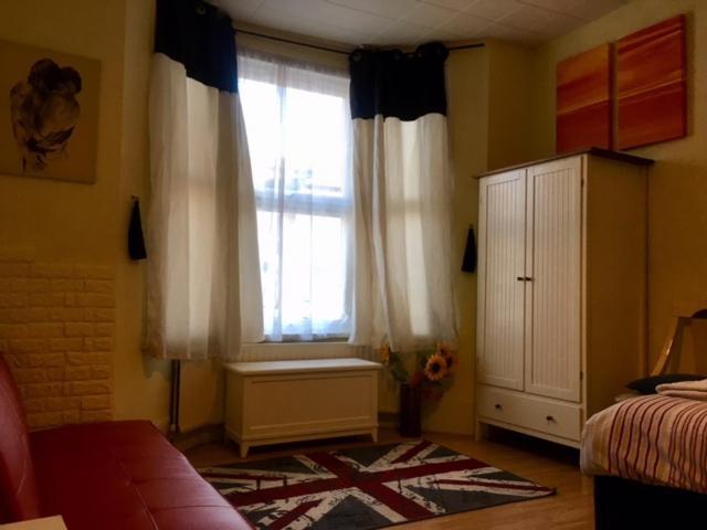 Comfy Rooms. Shared East Homestay.