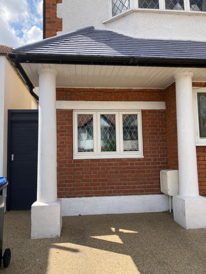 Lägenhet Cosy Self Contained With Private Bathroom 10 Mins To Wembley Stadium London