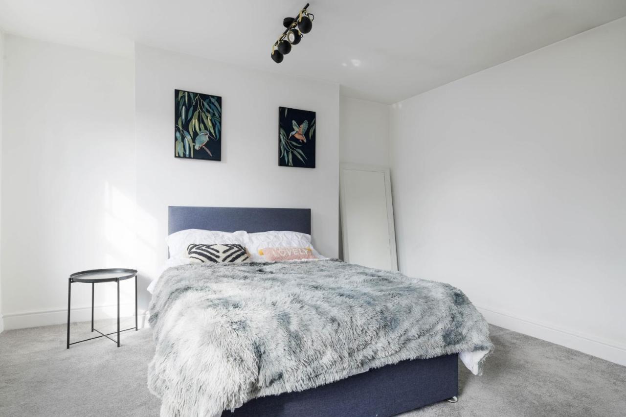 Bright & Spacious 2-Bed, 2-Bath In The Heart Of Central London - Whole Apartment Leilighet *
