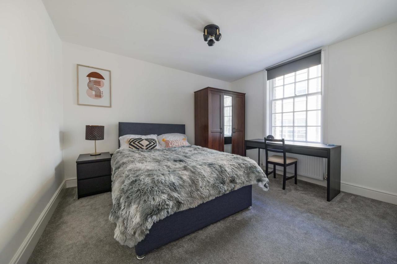 Leilighet Bright & Spacious 2-Bed, 2-Bath In The Heart Of Central London - Whole Apartment *