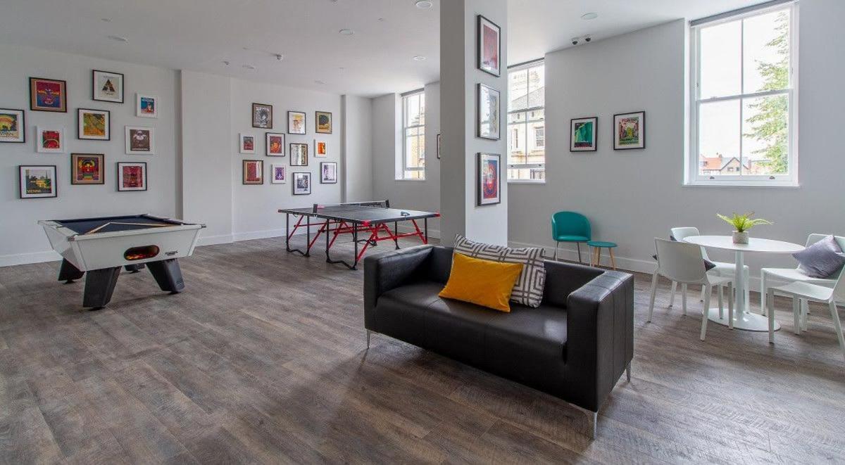 Stunning Modern At Seven Sisters Located In Appartement *