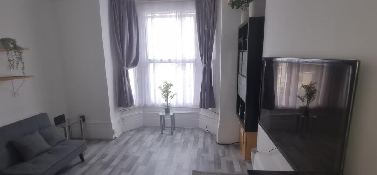 2 Bed Flat In Lambeth London