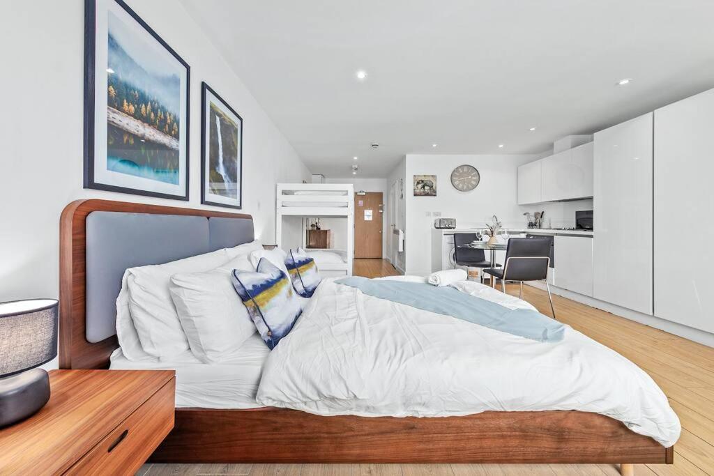 Piccadilly Haven, Flat In Vr12