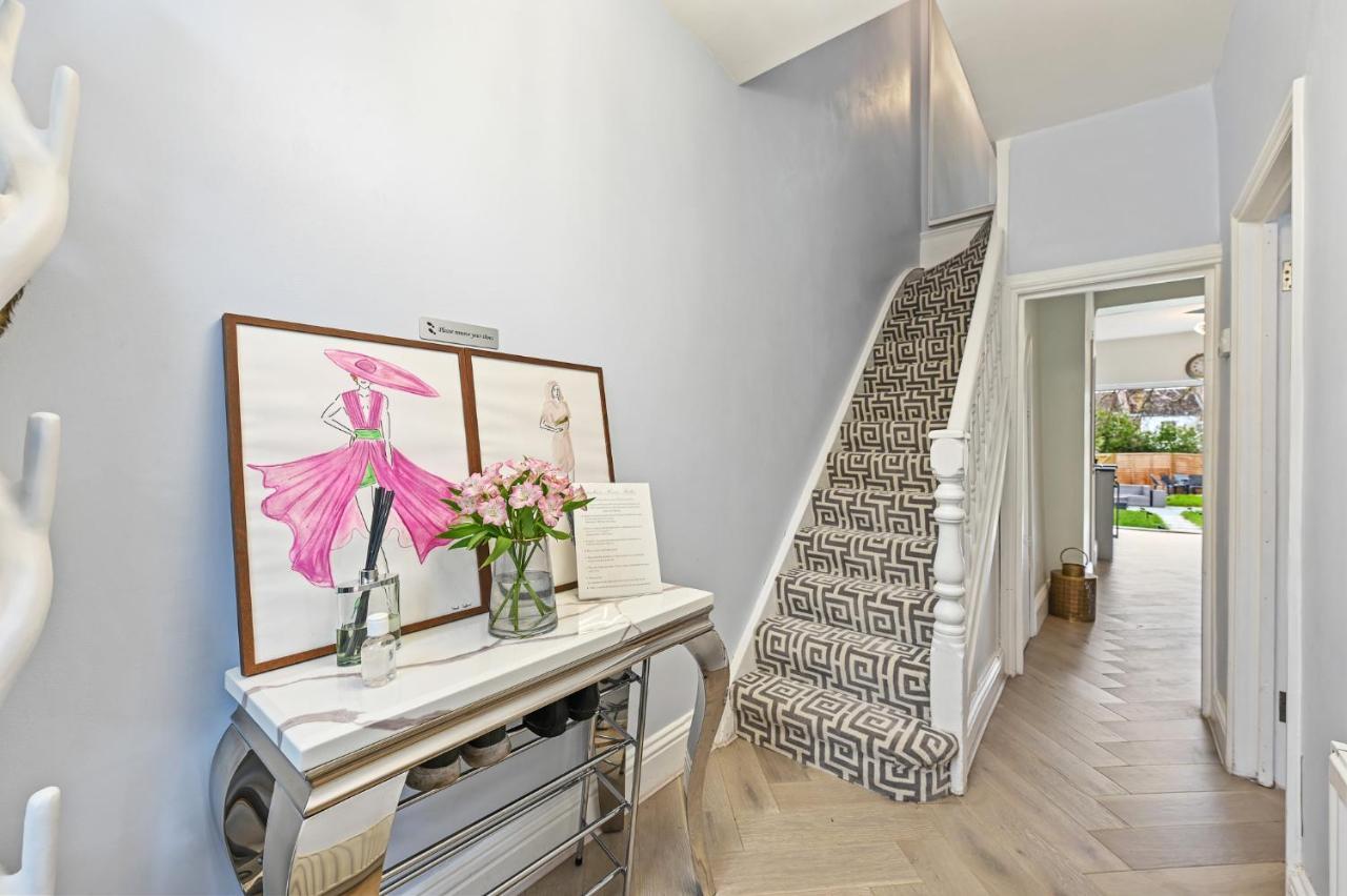 Wembley Luxury Residence- Opulence House Feriehus *