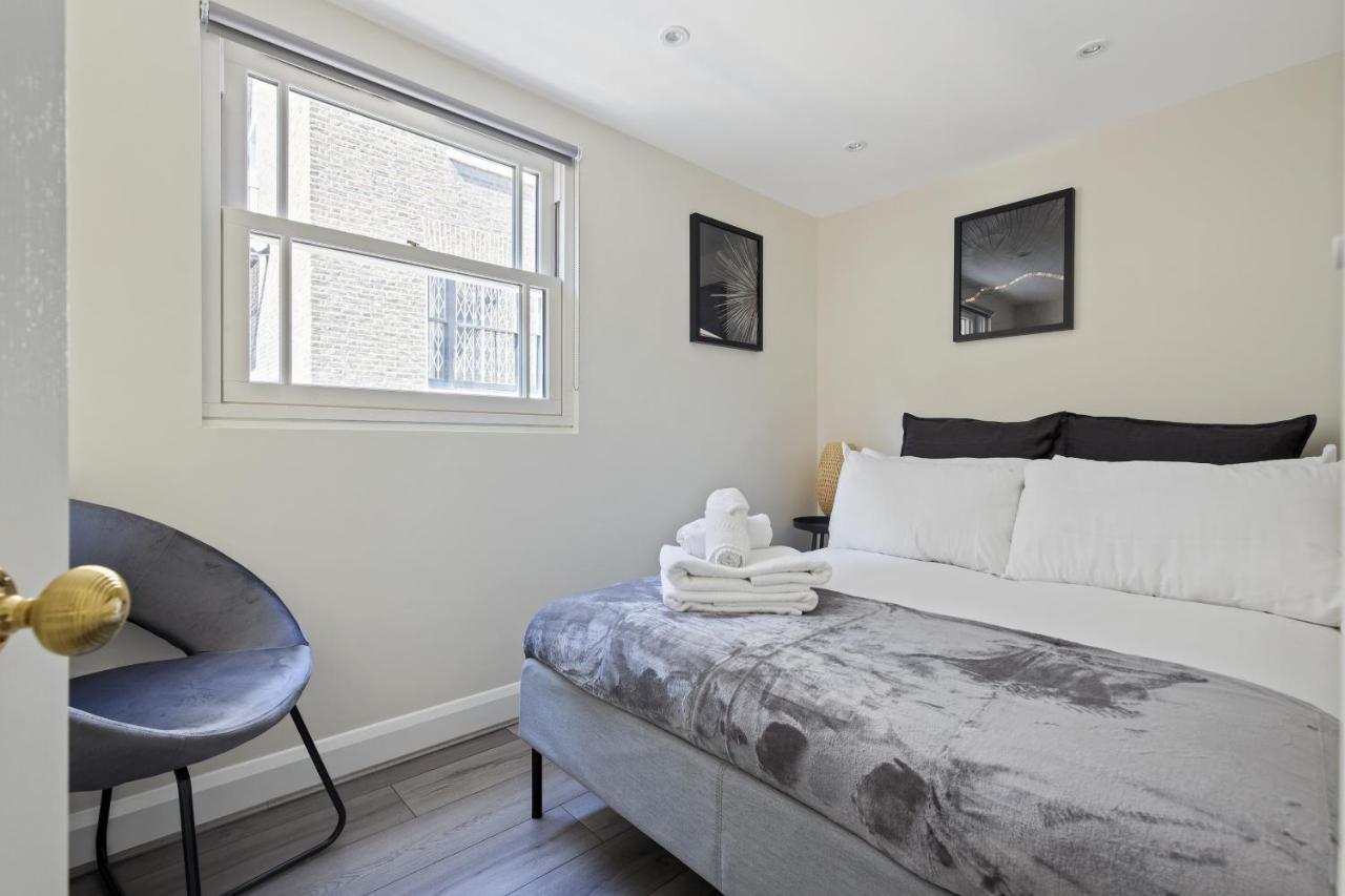 Semesterbostad Knightsbridge Sapphire By Dena Elite Collection *
