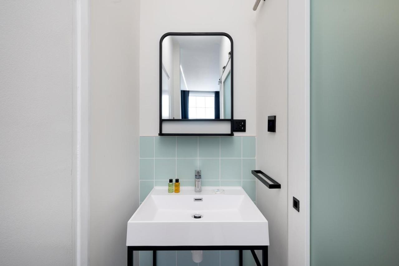 Apartment D8 House
