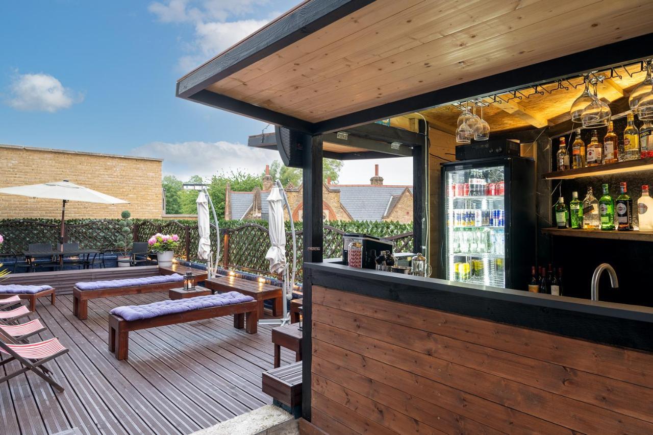 Apartment D8 House London