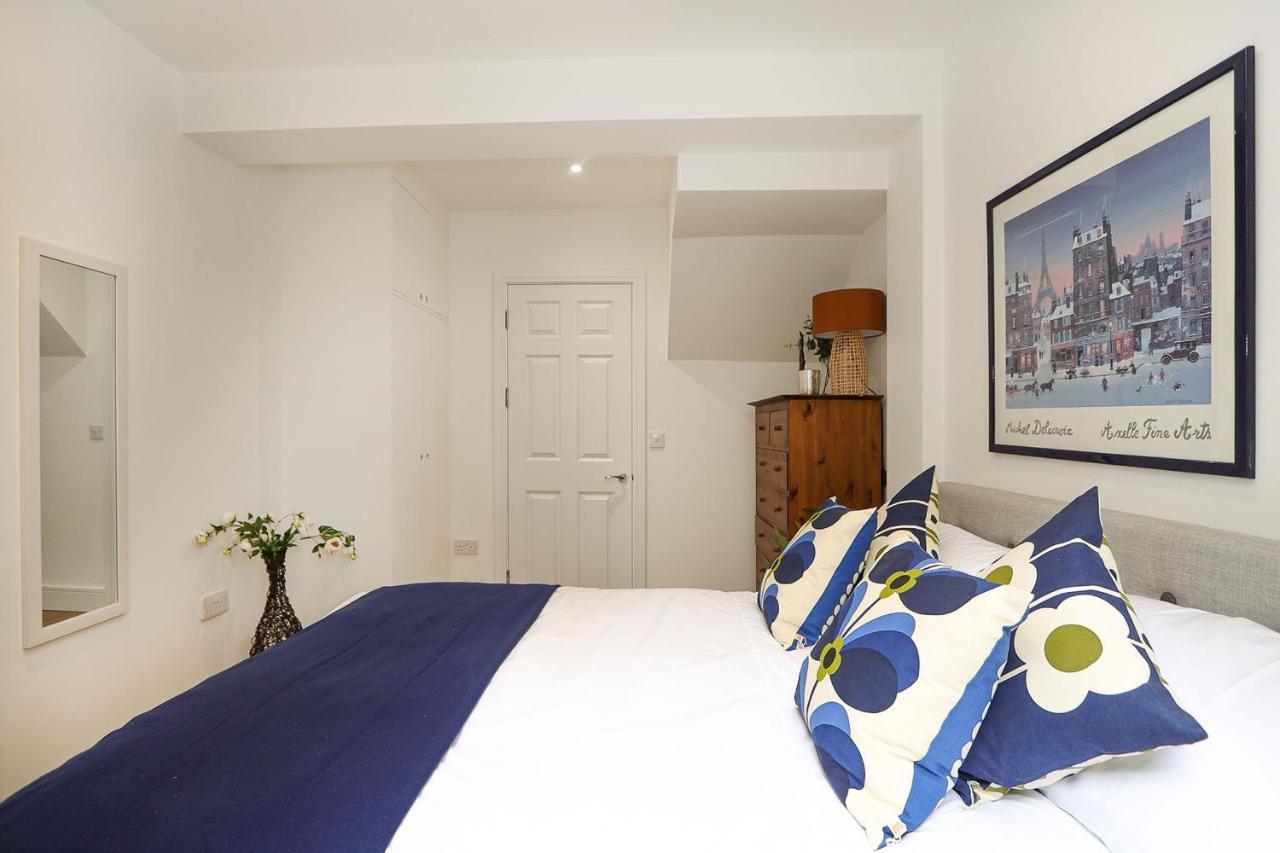 The Secret, 1 Bed Flat With Patio - Zone 2 Lejlighed