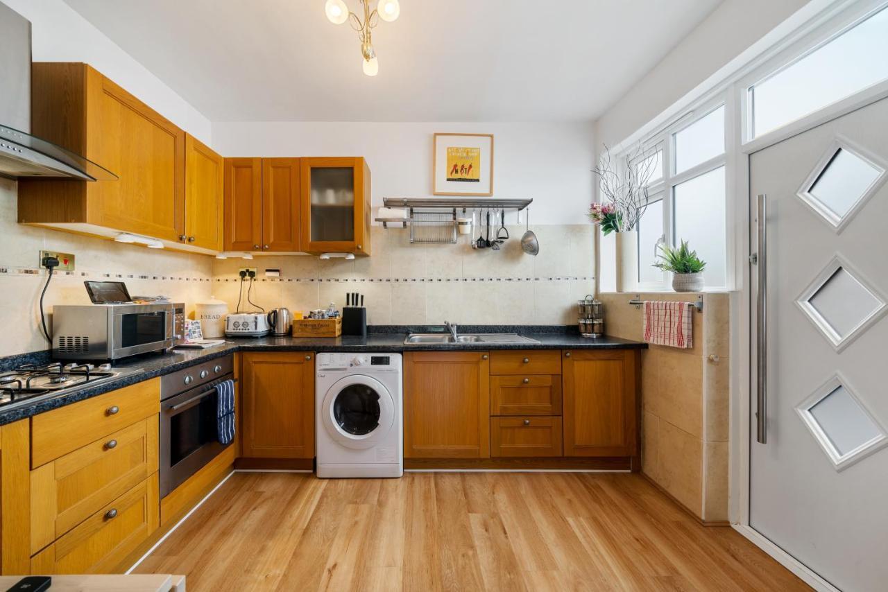 Apartment Lovely Garden Apartment In Wimbledon Town Centre With Private Parking By Wimbledon Holiday Lets *