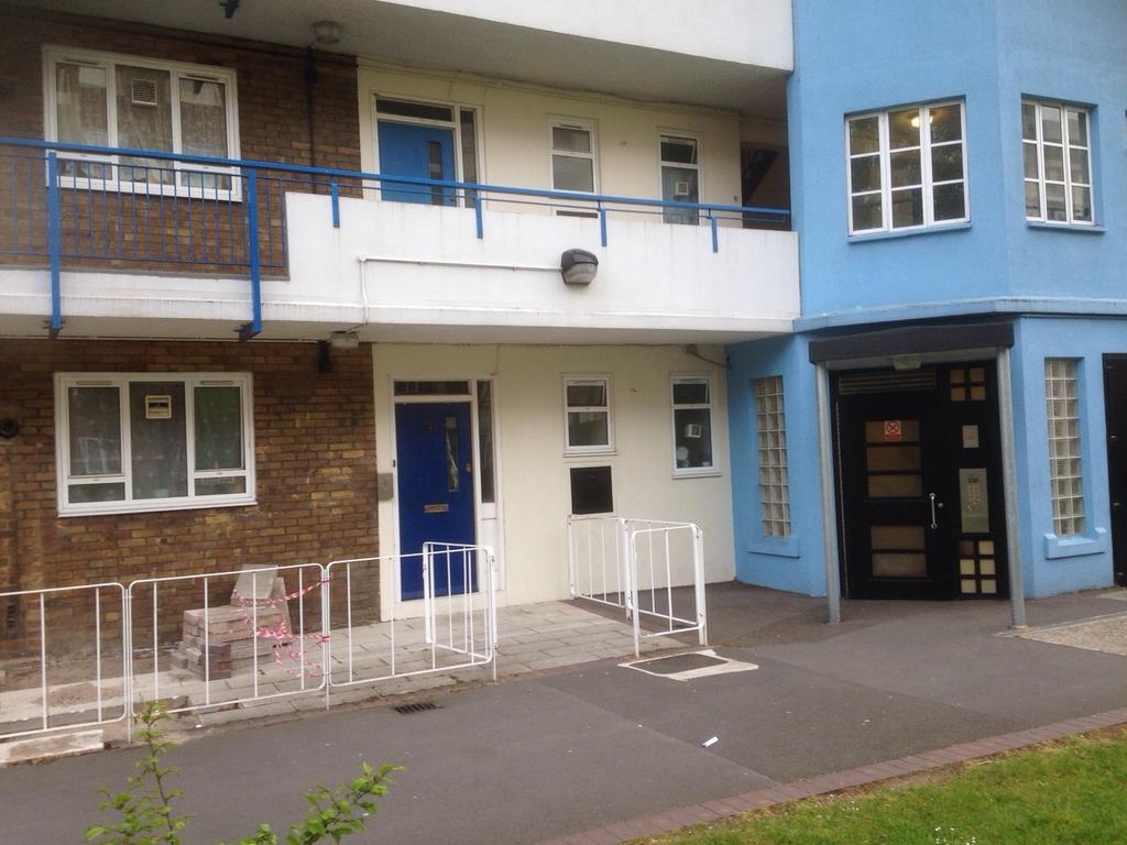 2 Bantry House Apartment *