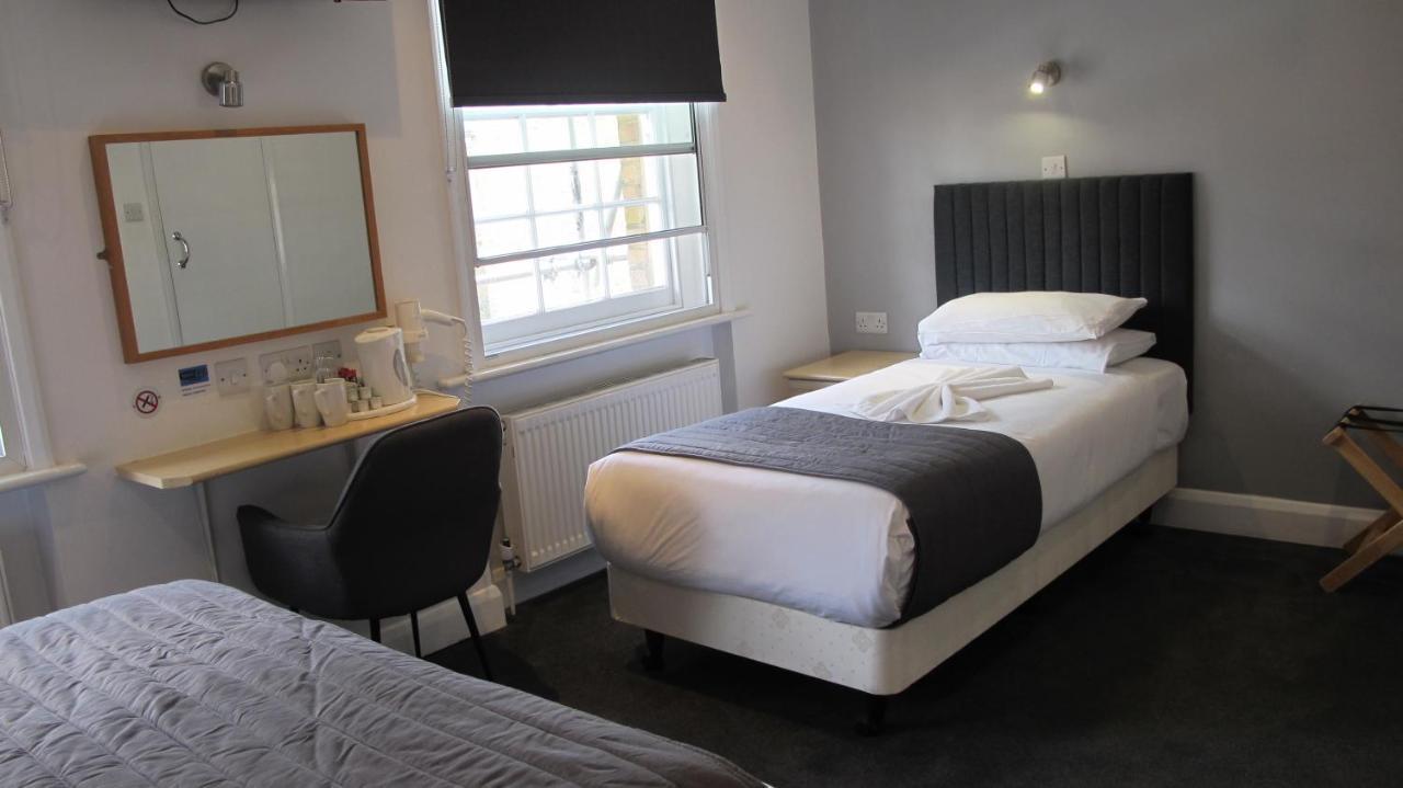 Hotel Alhambra 2*