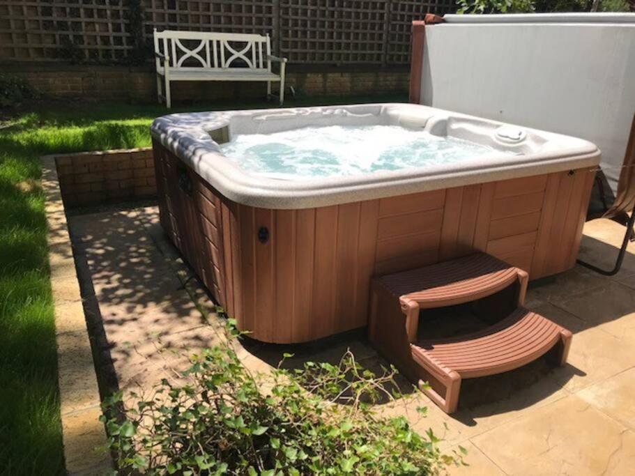 Casa vacanze Wimbledon Tennis House With Hot Tub; 4 Minute Walk Londra