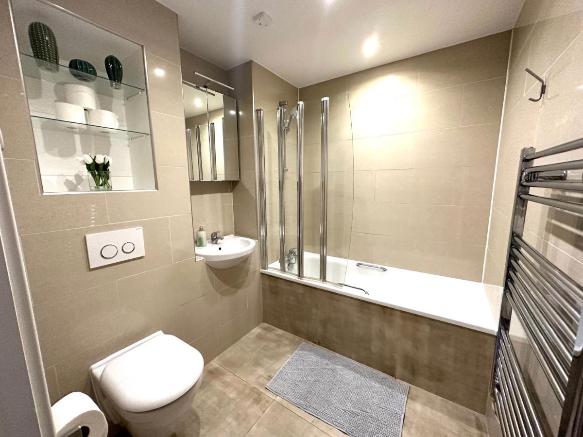 Modern 3 Bed Flat With Private Terrace In Shoreditch Apartment