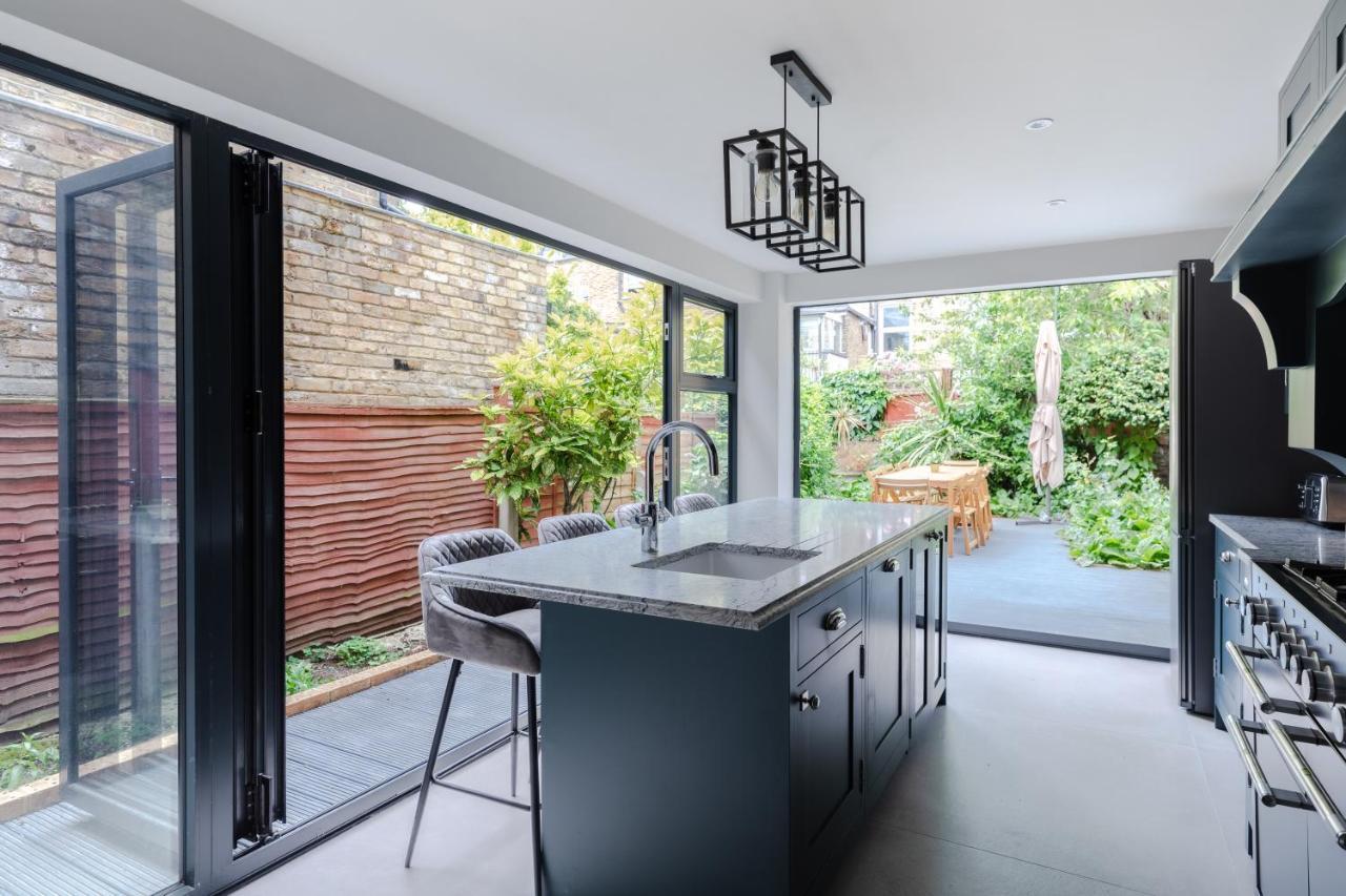 Leilighet Central, Stylish And Spacious 4 Bedroom House 2,5 Bathrooms In Shepherd's Bush London