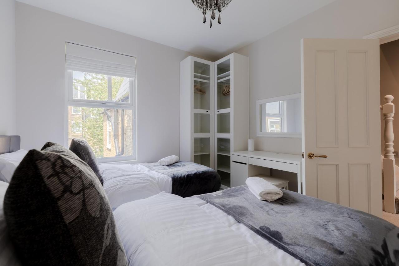 Leilighet Central, Stylish And Spacious 4 Bedroom House 2,5 Bathrooms In Shepherd's Bush London
