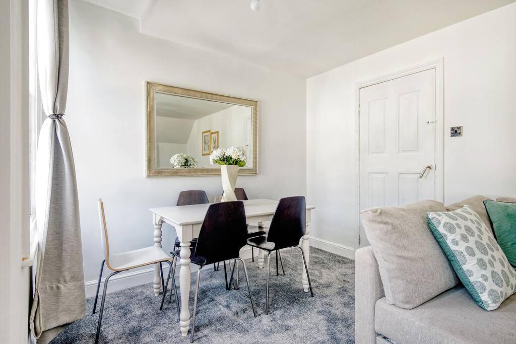 3 Bed Flat Near Chelsea Lejlighed *