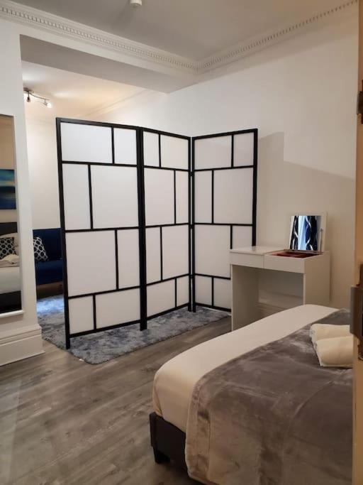Appartamento Chic Two Bed Flat In Fitzrovia *