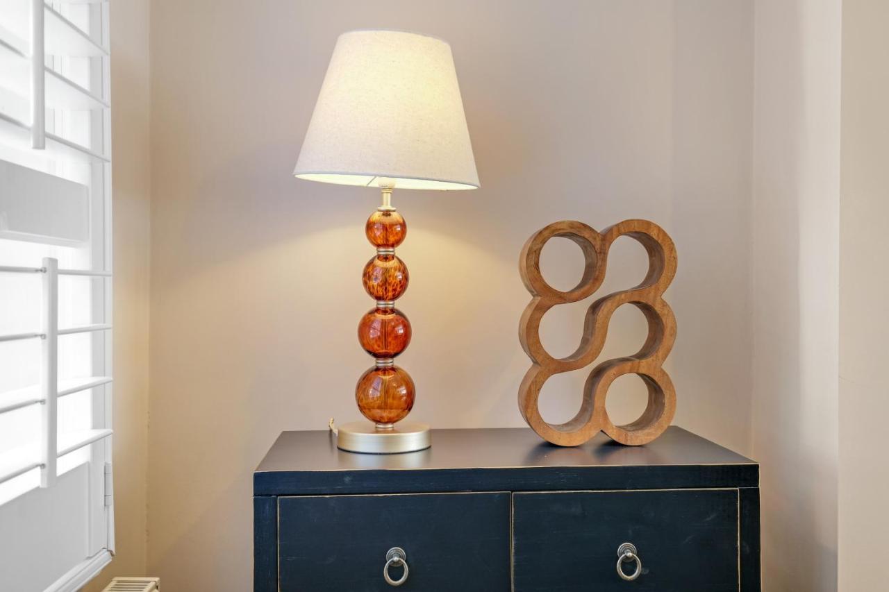 Luxury 3 Bedroom 2 Bathroom House, Fulham By 360stays * Londra