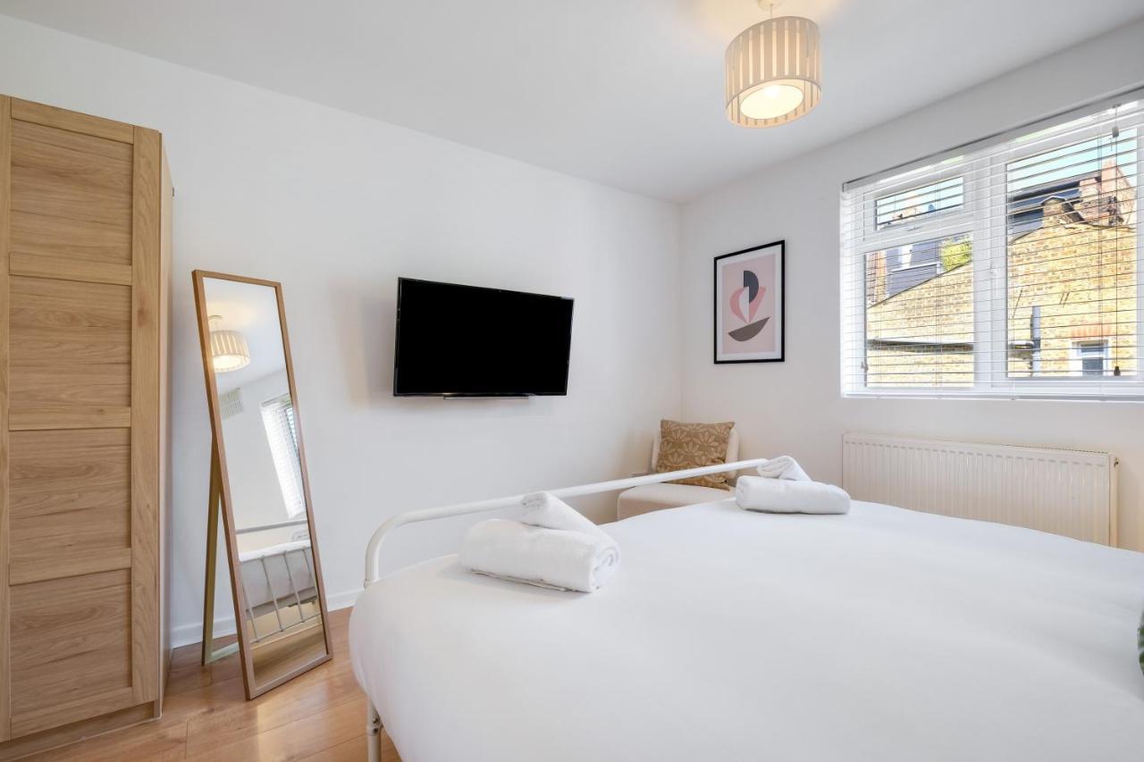 Luxury 3 Bedroom 2 Bathroom House, Fulham By 360stays Casa vacanze Londra
