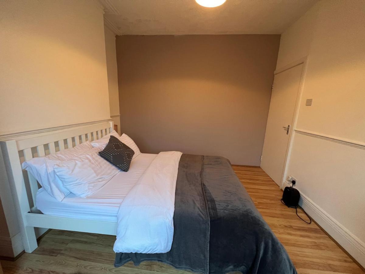 Entire Luxury 4 Bedroom Victorian House With 2 En-suite - Forest Hill, Appartement