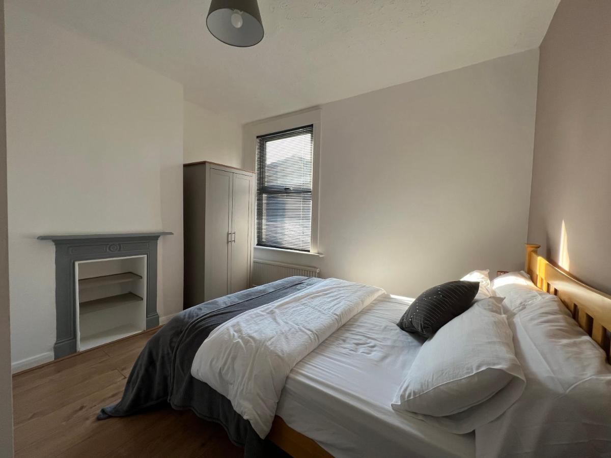 Entire Luxury 4 Bedroom Victorian House With 2 En-suite - Forest Hill, Appartement