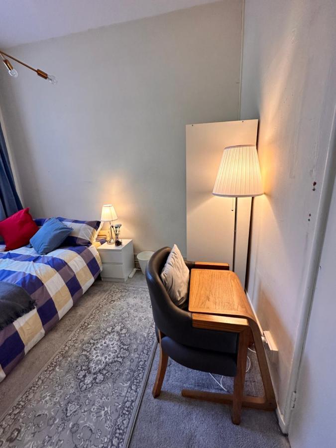 2 Amazing Double In Whitechapel Gasthuis