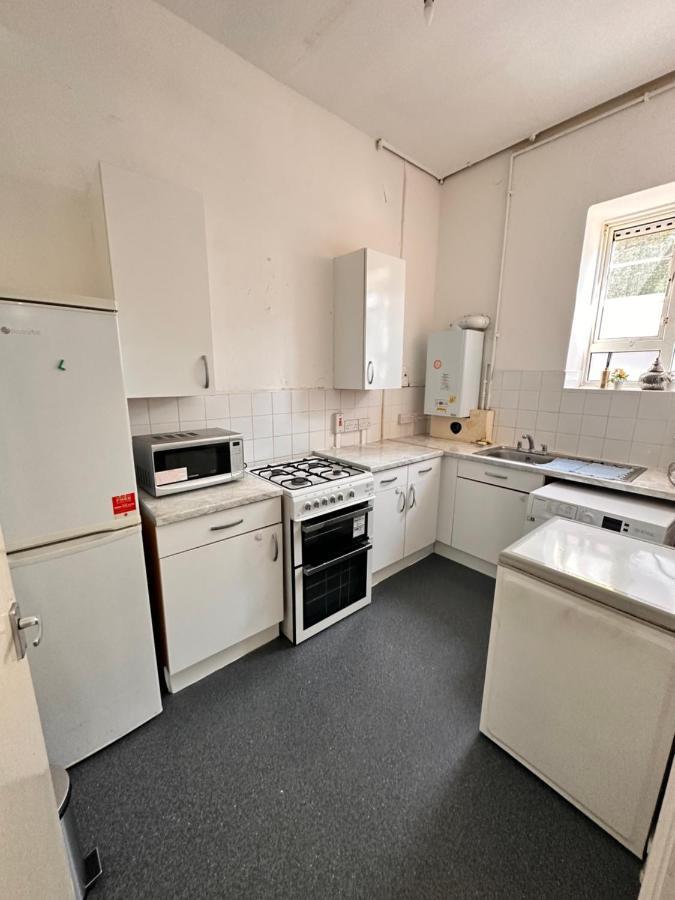 2 Amazing Double In Whitechapel Gasthuis