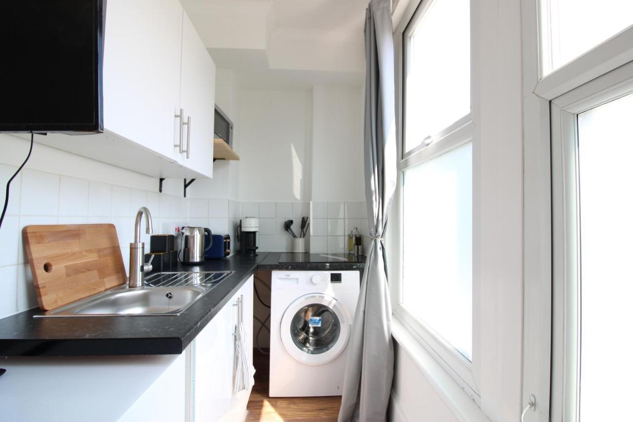 Lovely Studio Flats In Hackney Londen