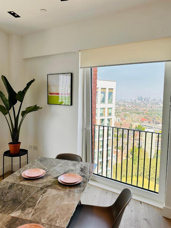Luxury Flat With Stunning Views And Pool Leilighet
