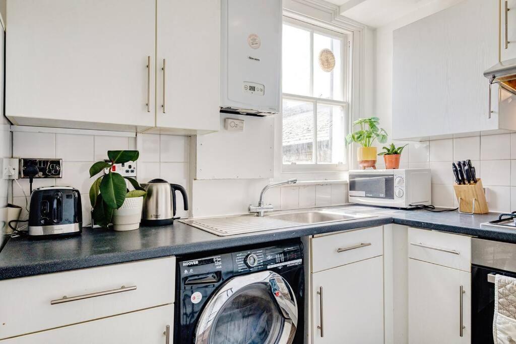 3 Bed Flat Near Chelsea Lejlighed